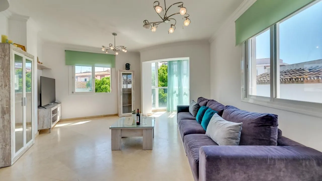 Chic Uurban Oasis In Estepona Daire