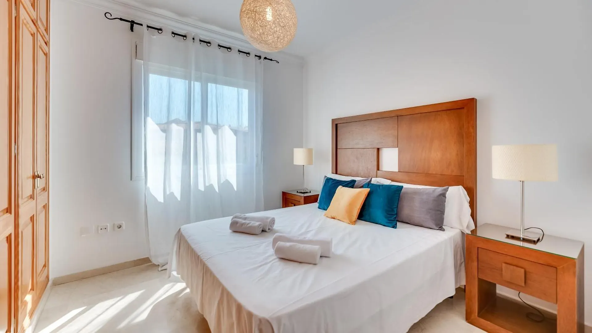 Chic Uurban Oasis In Estepona Apartamento